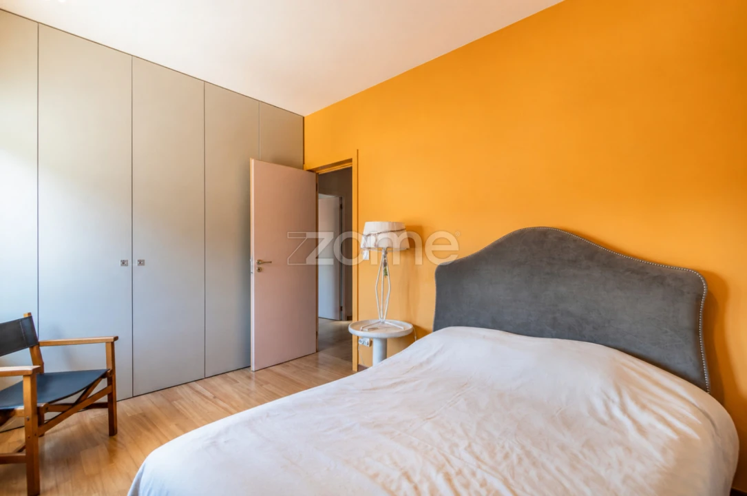 Apartamento T4 para Venda em Lordelo do Ouro e Massarelos Foto 11