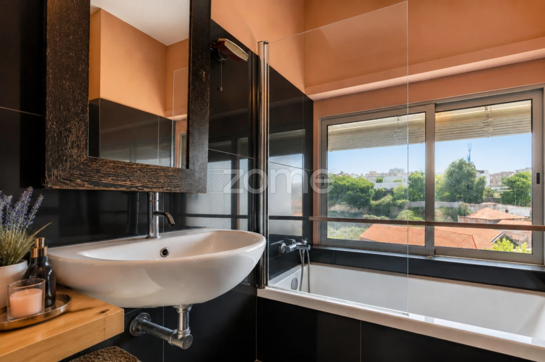 Apartamento T4 para Venda em Lordelo do Ouro e Massarelos Foto 13