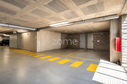 Apartamento T4 para Venda em Lordelo do Ouro e Massarelos