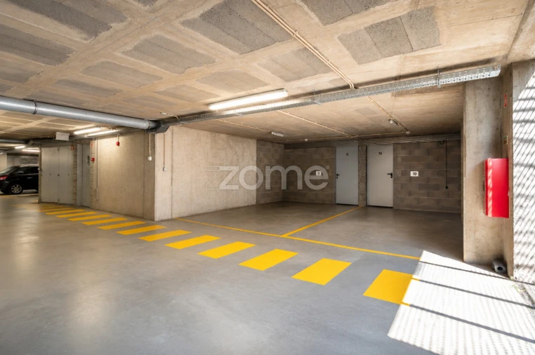 Apartamento T4 para Venda em Lordelo do Ouro e Massarelos Foto 15