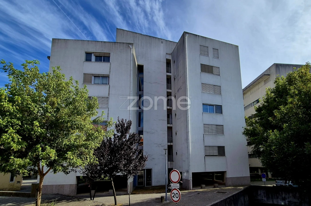 Apartamento T4 para Venda em Lordelo do Ouro e Massarelos Foto 3