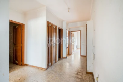 Apartamento T3 para Venda em Bustelo