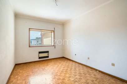 Apartamento T3 para Venda em Bustelo