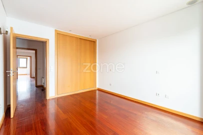 Apartamento T3 para Arrendamento em Cedofeita, Santo Ildefonso, Sé, Miragaia, São Nicolau e Vitória