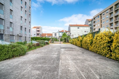 Apartamento T3 para Arrendamento em Cedofeita, Santo Ildefonso, Sé, Miragaia, São Nicolau e Vitória