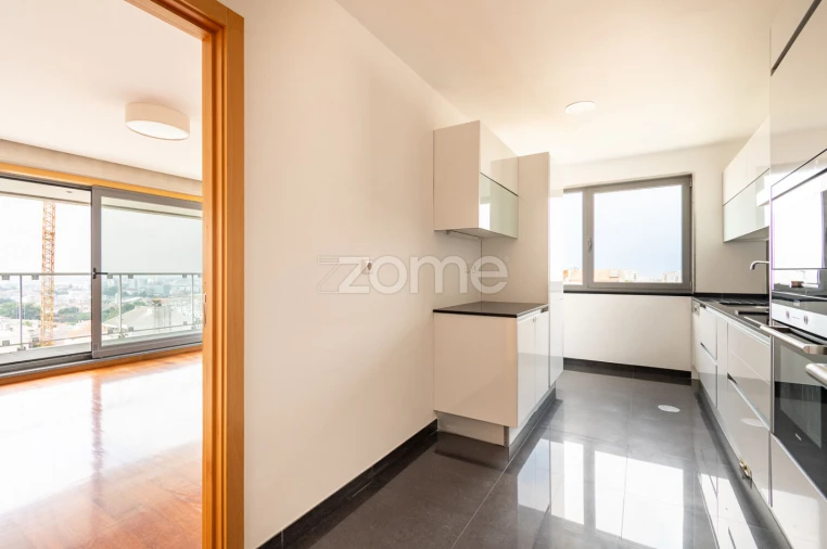 Apartamento T3 para Arrendamento em Cedofeita, Santo Ildefonso, Sé, Miragaia, São Nicolau e Vitória Foto 30