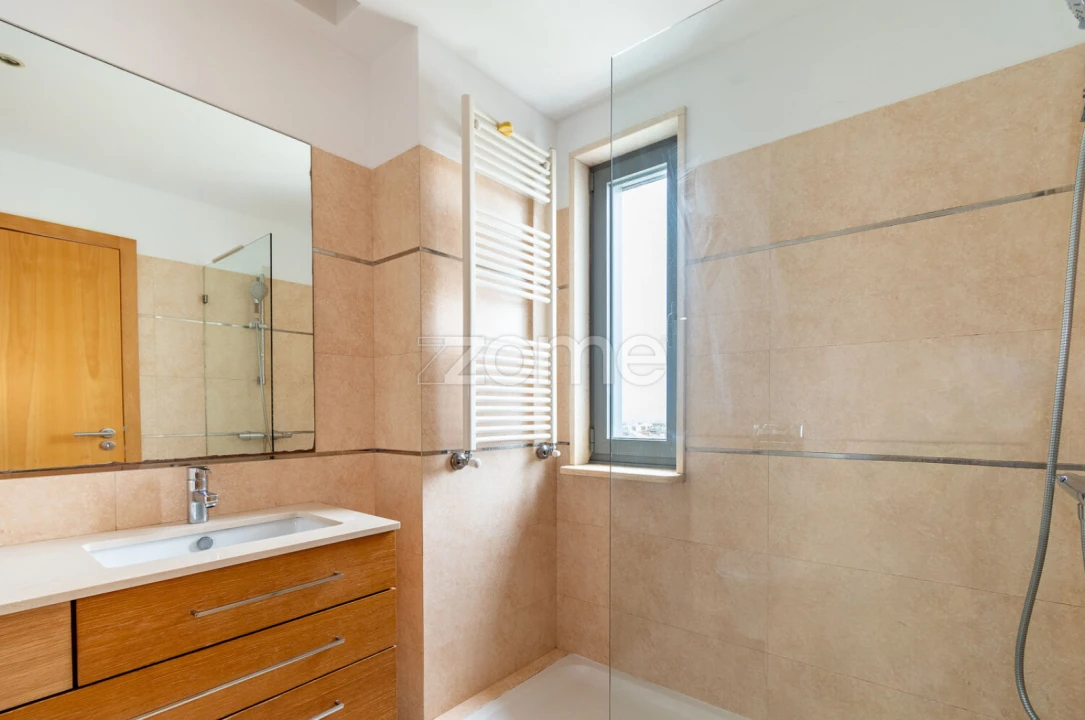 Apartamento T3 para Arrendamento em Cedofeita, Santo Ildefonso, Sé, Miragaia, São Nicolau e Vitória Foto 16