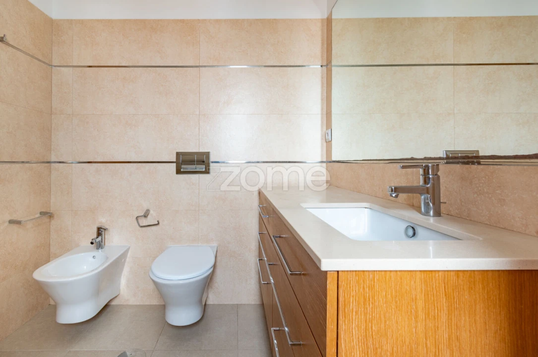 Apartamento T3 para Arrendamento em Cedofeita, Santo Ildefonso, Sé, Miragaia, São Nicolau e Vitória Foto 17