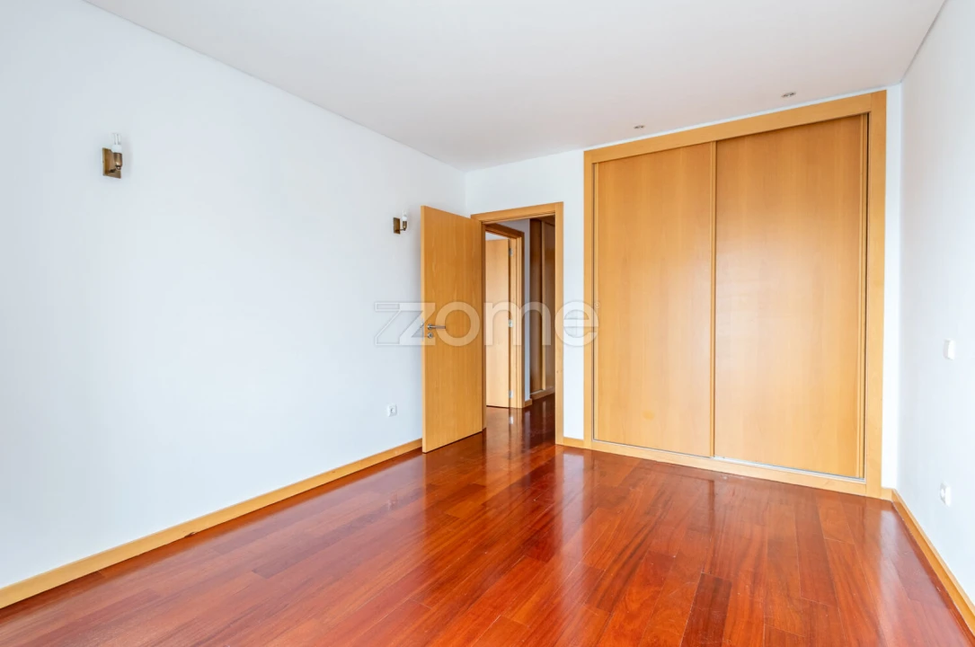 Apartamento T3 para Arrendamento em Cedofeita, Santo Ildefonso, Sé, Miragaia, São Nicolau e Vitória Foto 21