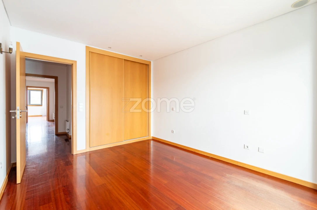 Apartamento T3 para Arrendamento em Cedofeita, Santo Ildefonso, Sé, Miragaia, São Nicolau e Vitória Foto 22