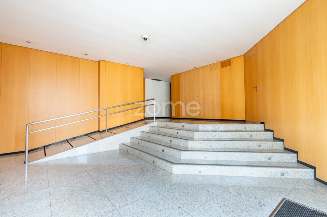 Apartamento T3 para Arrendamento em Cedofeita, Santo Ildefonso, Sé, Miragaia, São Nicolau e Vitória Foto 2