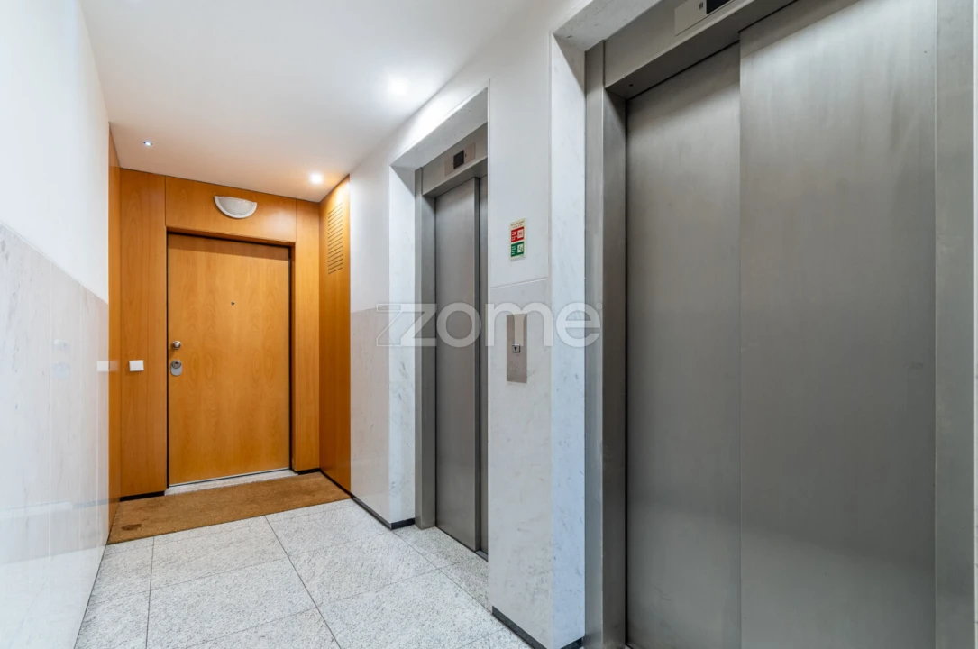Apartamento T3 para Arrendamento em Cedofeita, Santo Ildefonso, Sé, Miragaia, São Nicolau e Vitória Foto 3
