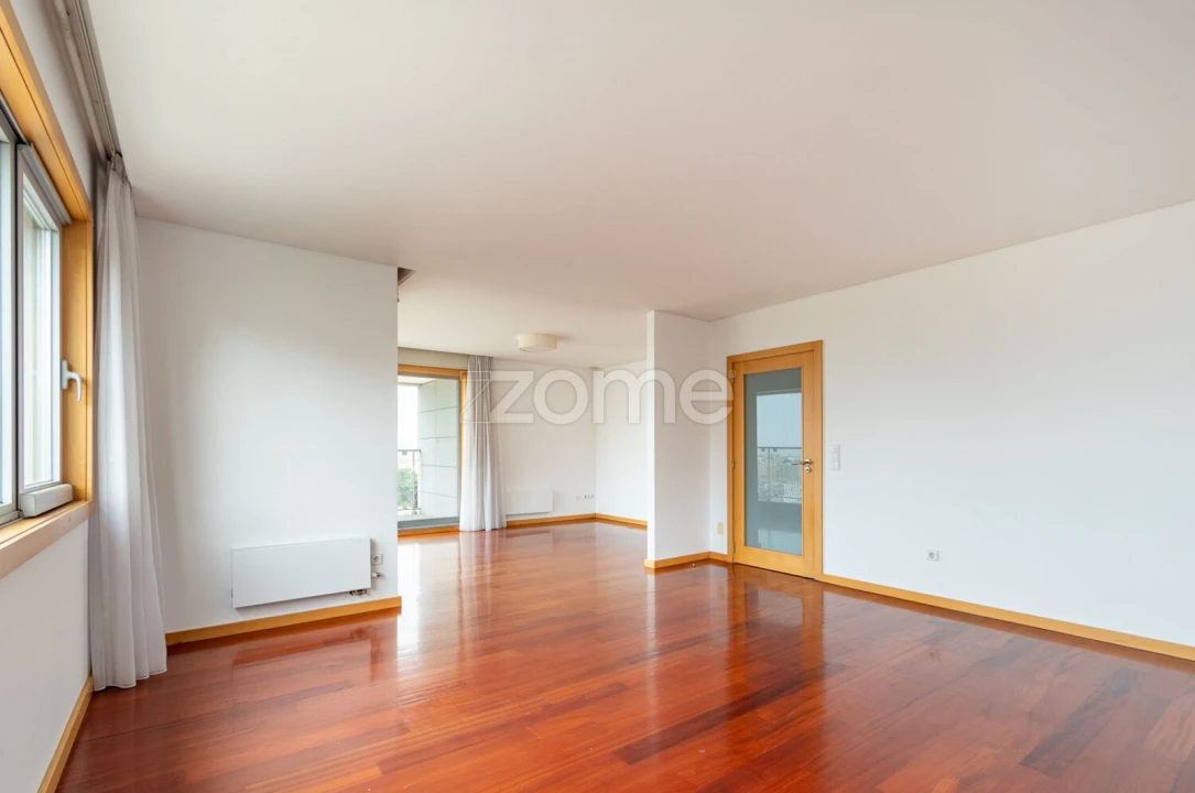 Apartamento T3 para Arrendamento em Cedofeita, Santo Ildefonso, Sé, Miragaia, São Nicolau e Vitória Foto 5