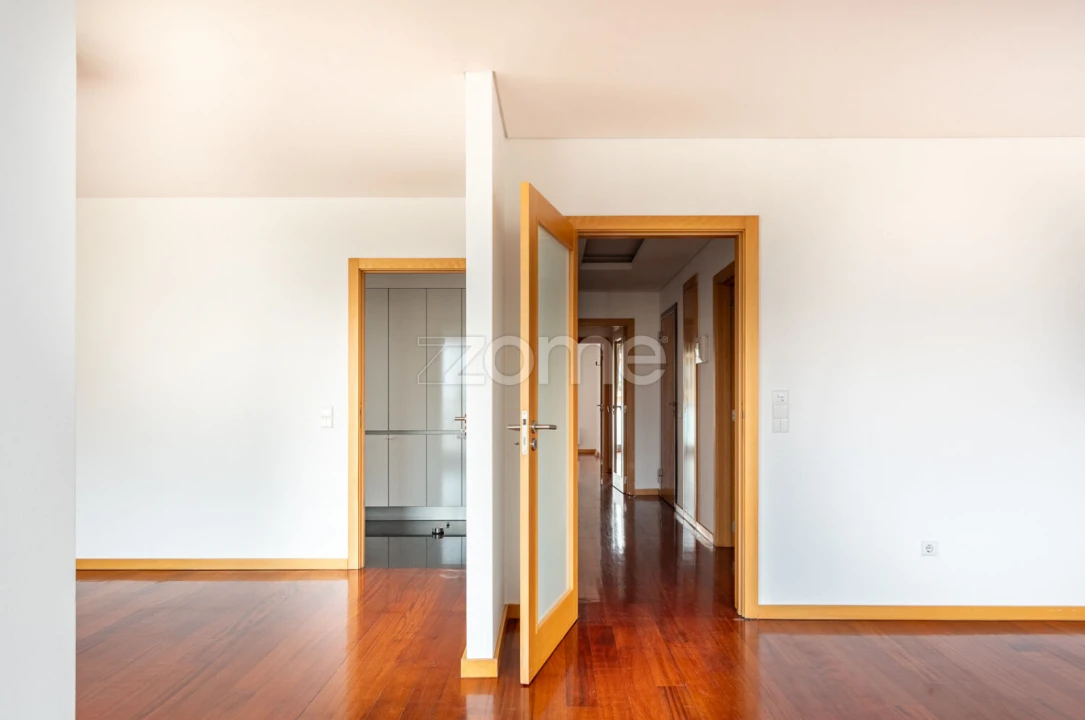 Apartamento T3 para Arrendamento em Cedofeita, Santo Ildefonso, Sé, Miragaia, São Nicolau e Vitória Foto 8