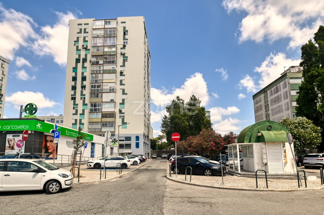 Escritório para Venda em Carcavelos e Parede Foto 1