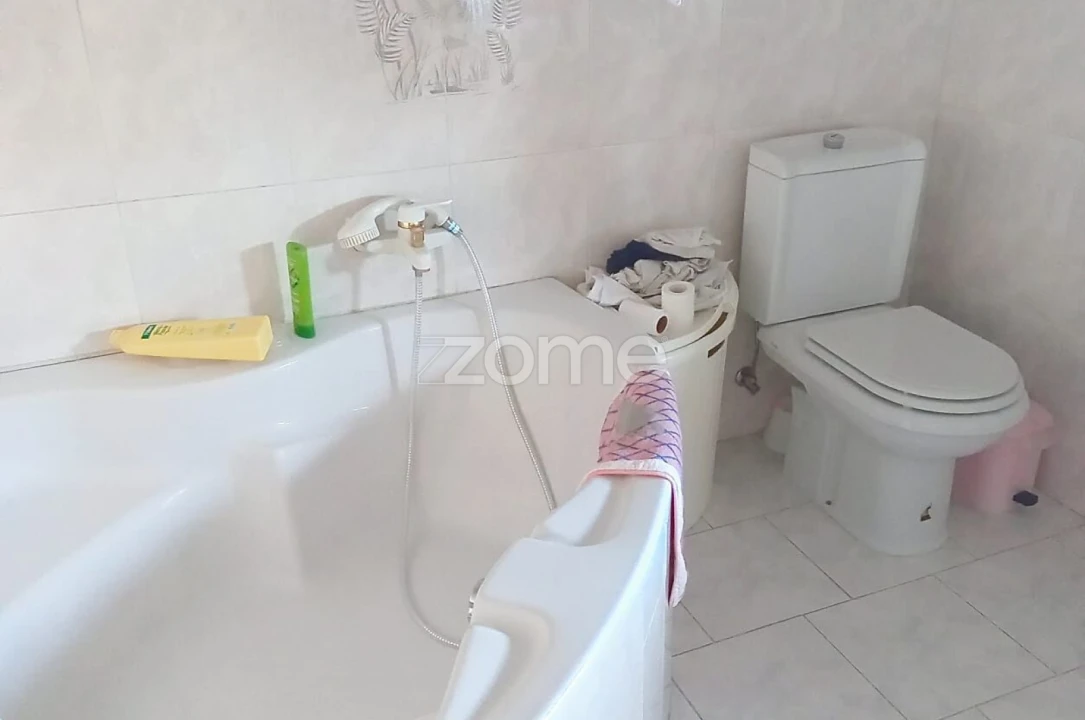 Moradia T6 para Venda em Guarda Foto 18