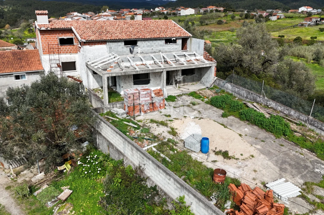 Moradia T4 para Venda em Souselas e Botão Foto 4