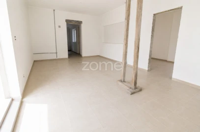 Moradia T4 para Venda em Souselas e Botão