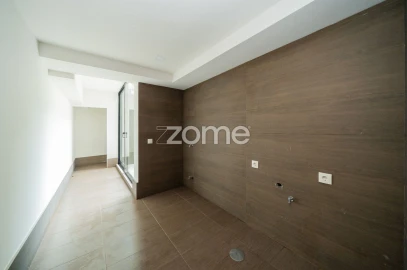 Moradia T4 para Venda em Arcozelo