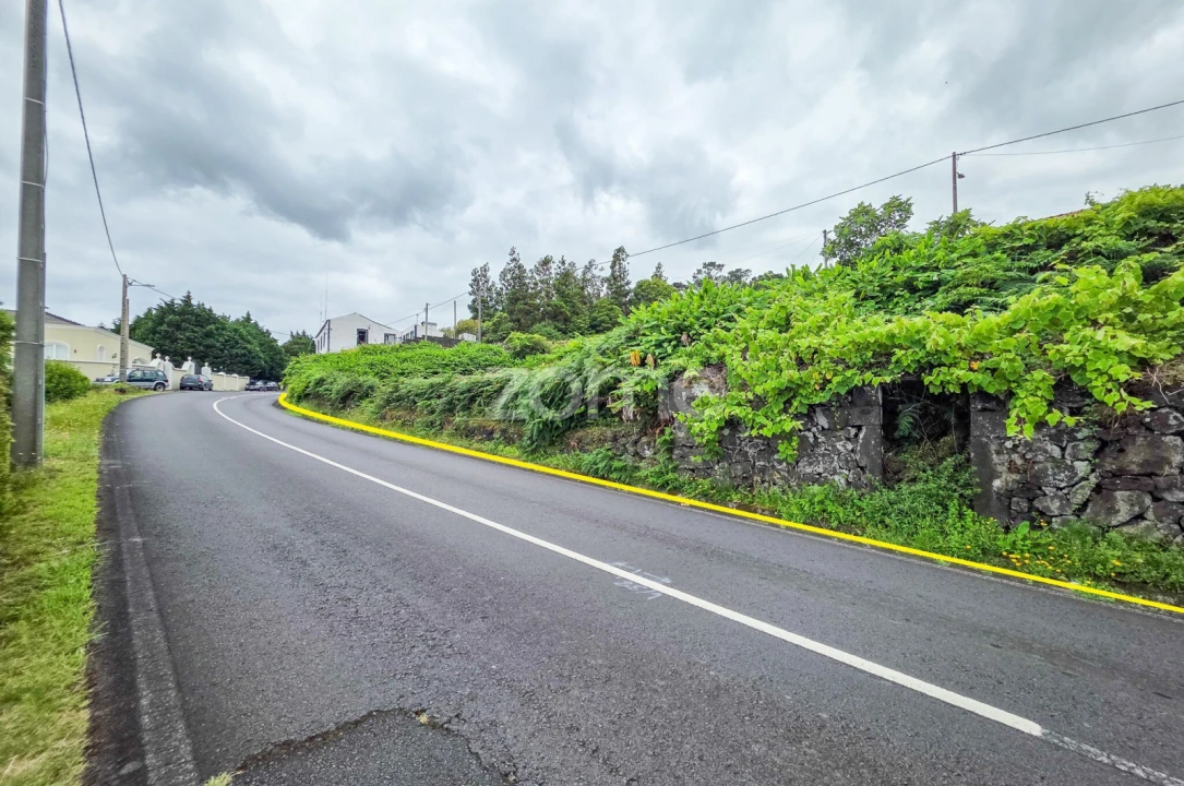 Moradia T1 para Venda em São Roque do Pico Foto 4