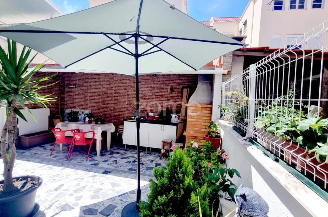 Apartamento T3 para Arrendamento em Almada, Cova da Piedade, Pragal e Cacilhas Foto 1