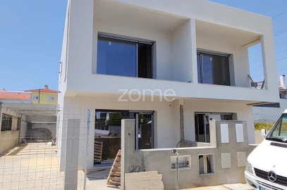 Moradia T3 para Venda em Fernao Ferro