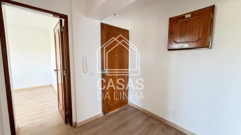 Apartamento T1 para Arrendamento em Carcavelos e Parede