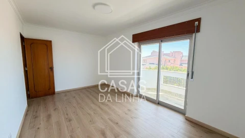 Apartamento T1 para Arrendamento em Carcavelos e Parede