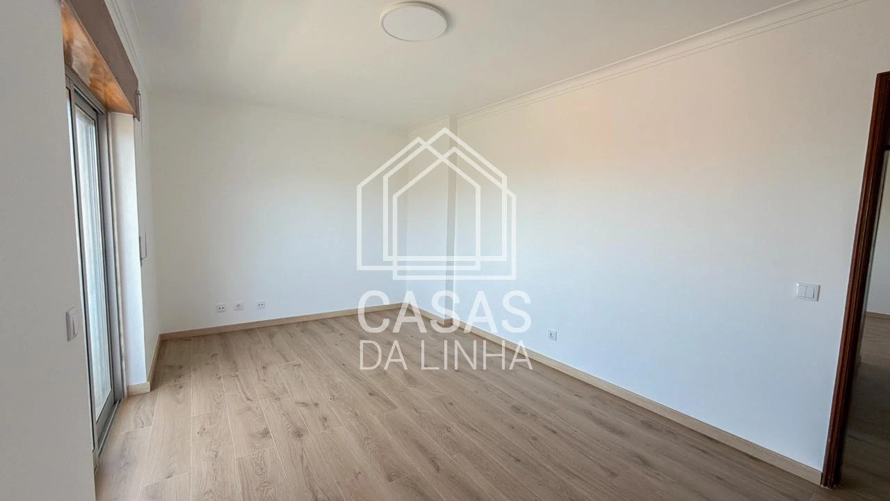 Apartamento T1 para Arrendamento em Carcavelos e Parede Foto 5
