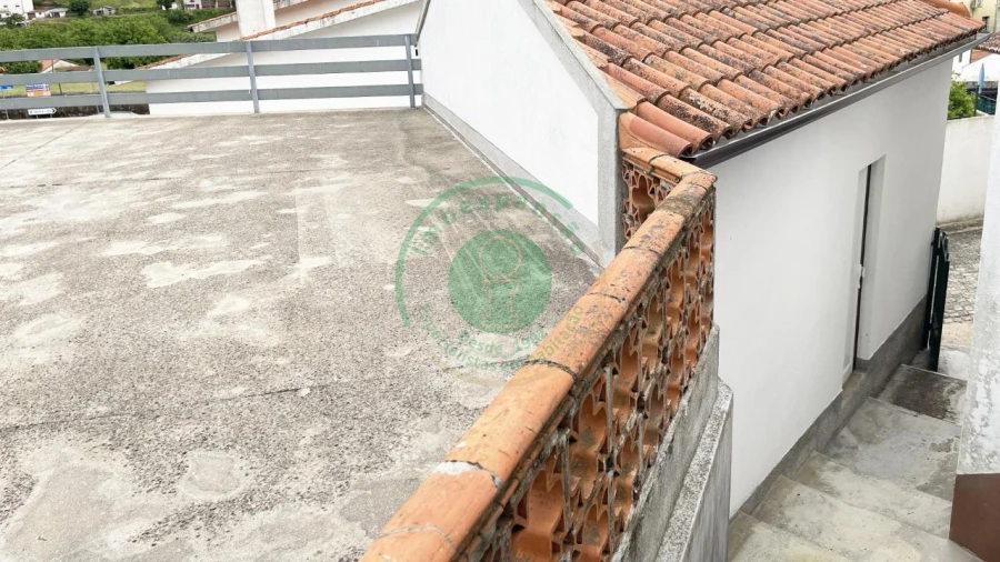 Moradia T1 para Venda em Pomares Foto 18