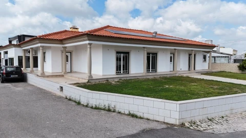 Moradia T3 para Venda em Pataias e Martingança