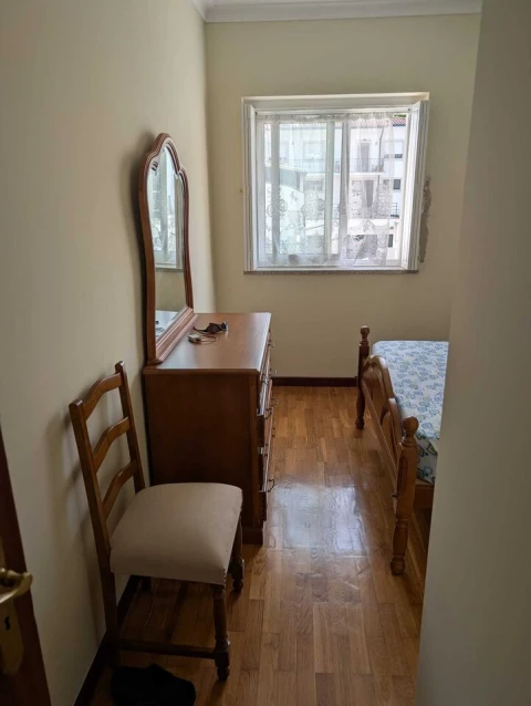 Apartamento T2 para Venda em Vila e Roussas