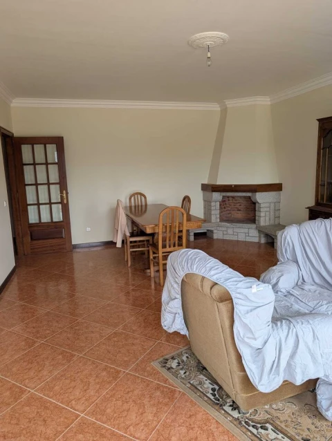 Apartamento T2 para Venda em Vila e Roussas
