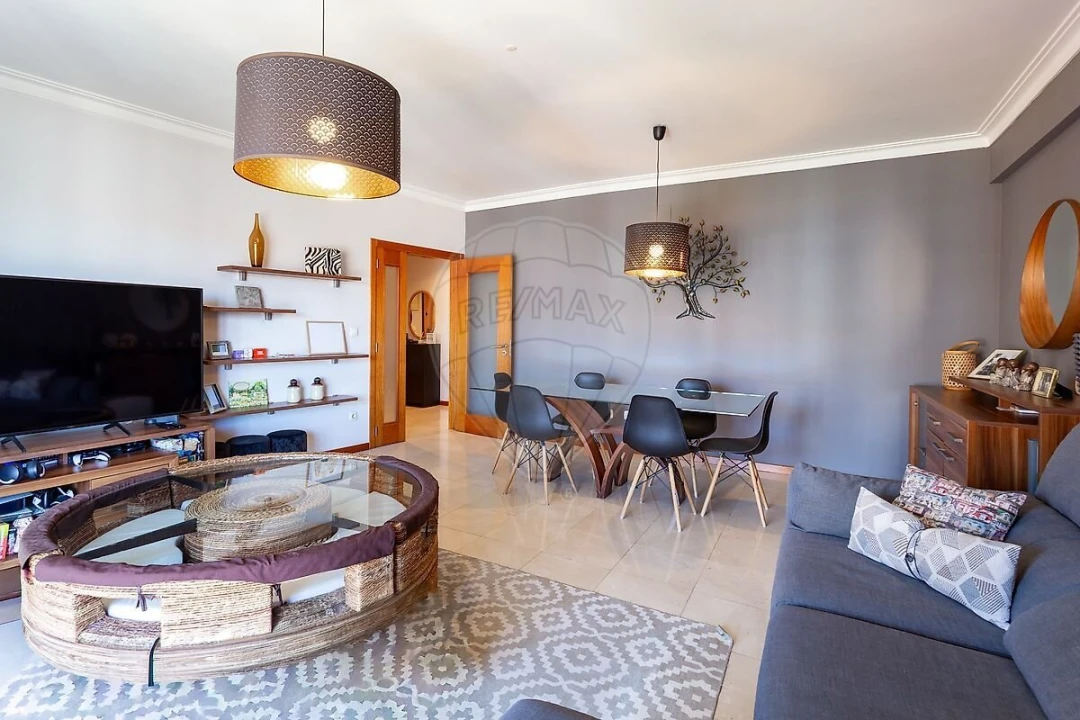 Apartamento T2 para Venda em Odivelas Foto 1