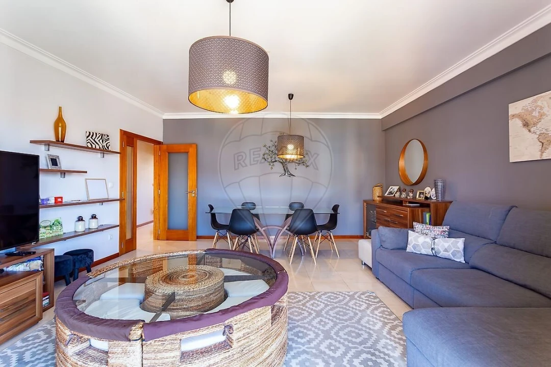 Apartamento T2 para Venda em Odivelas Foto 6