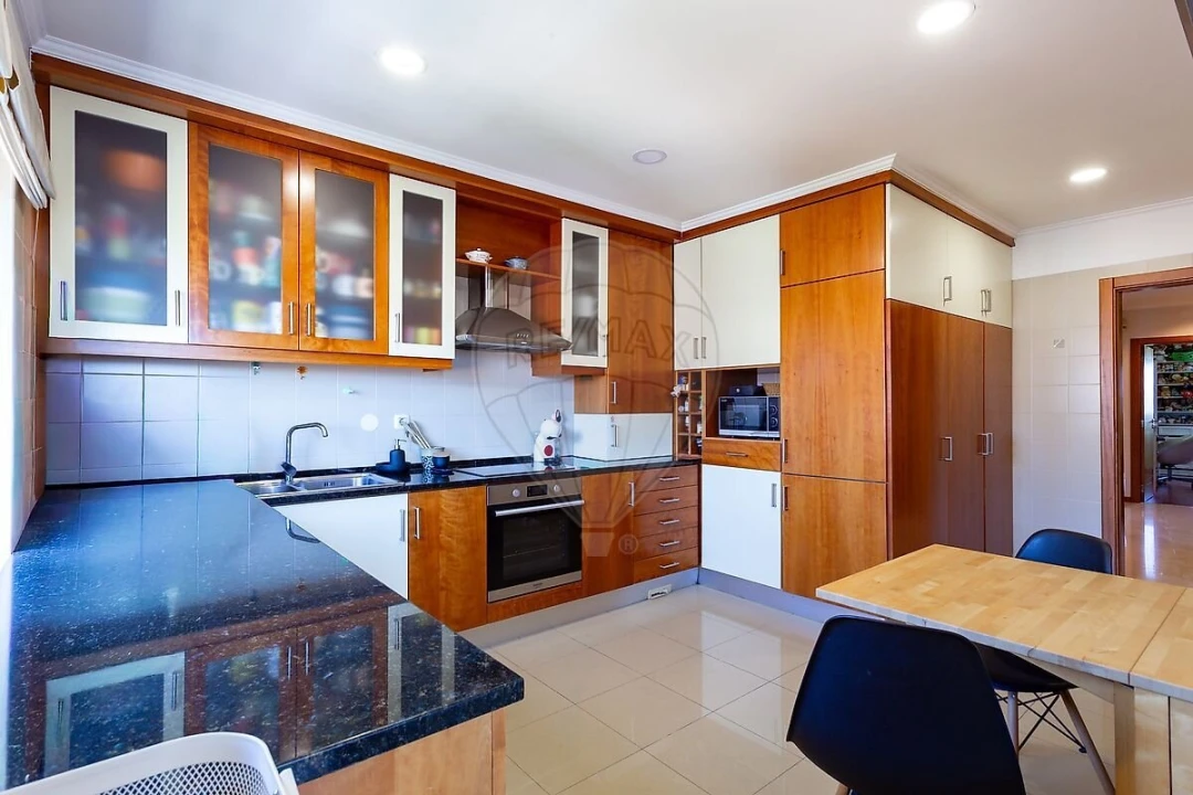 Apartamento T2 para Venda em Odivelas Foto 24