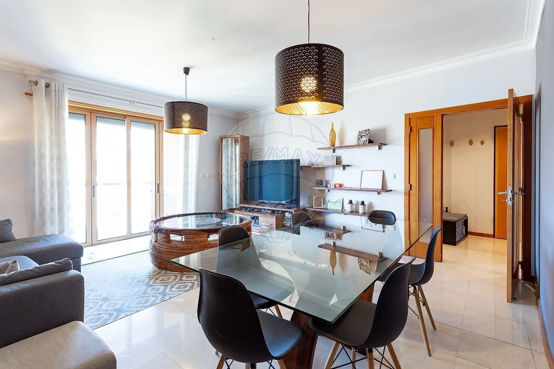Apartamento T2 para Venda em Odivelas Foto 2