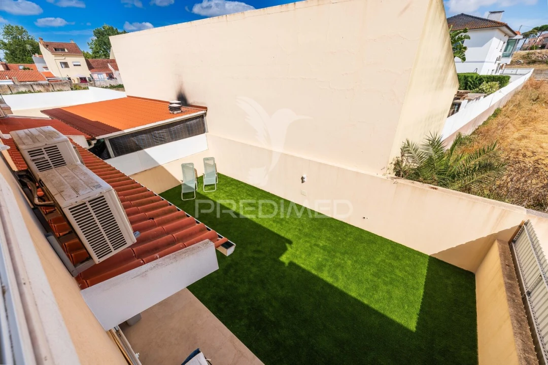 Moradia T3 para Venda em Almargem do Bispo, Pêro Pinheiro e Montelavar Foto 36