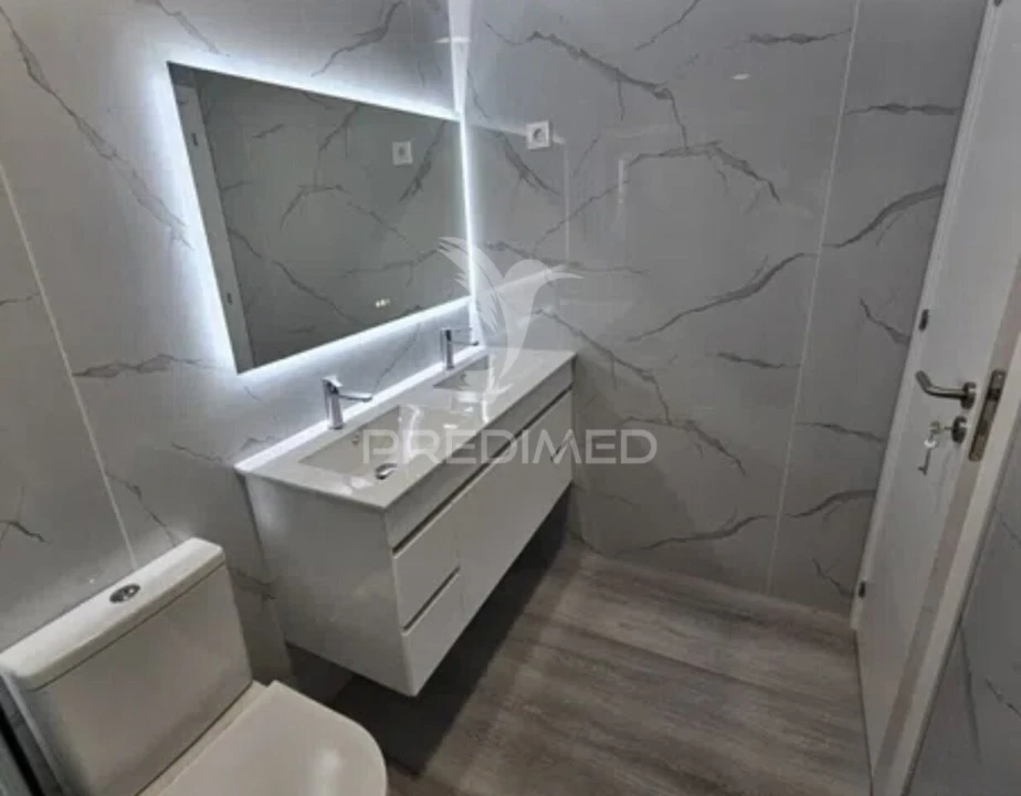 Apartamento T4 para Venda em Amora Foto 29