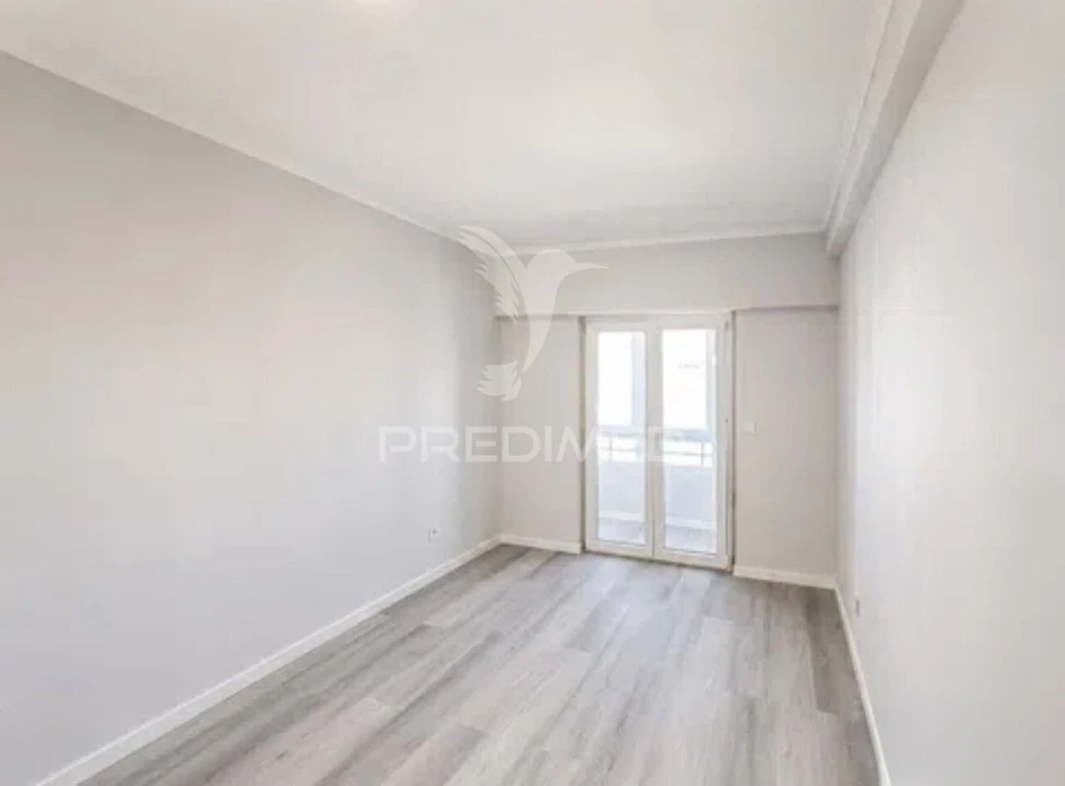 Apartamento T4 para Venda em Amora Foto 11