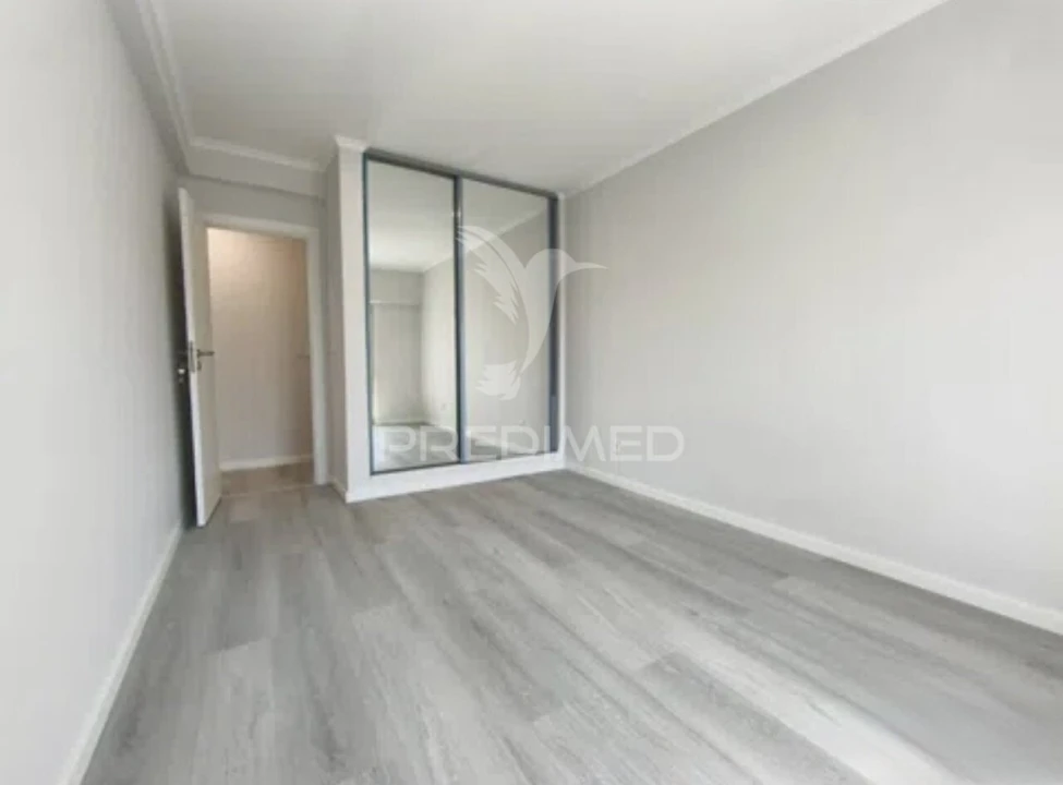 Apartamento T4 para Venda em Amora Foto 18