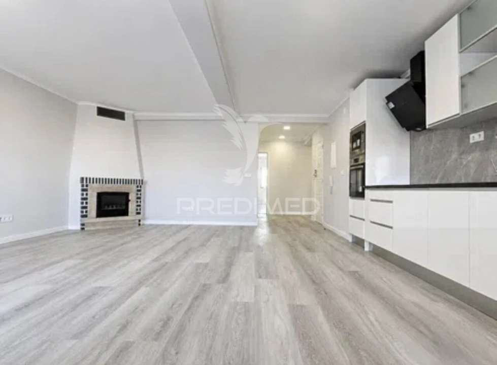 Apartamento T4 para Venda em Amora Foto 1