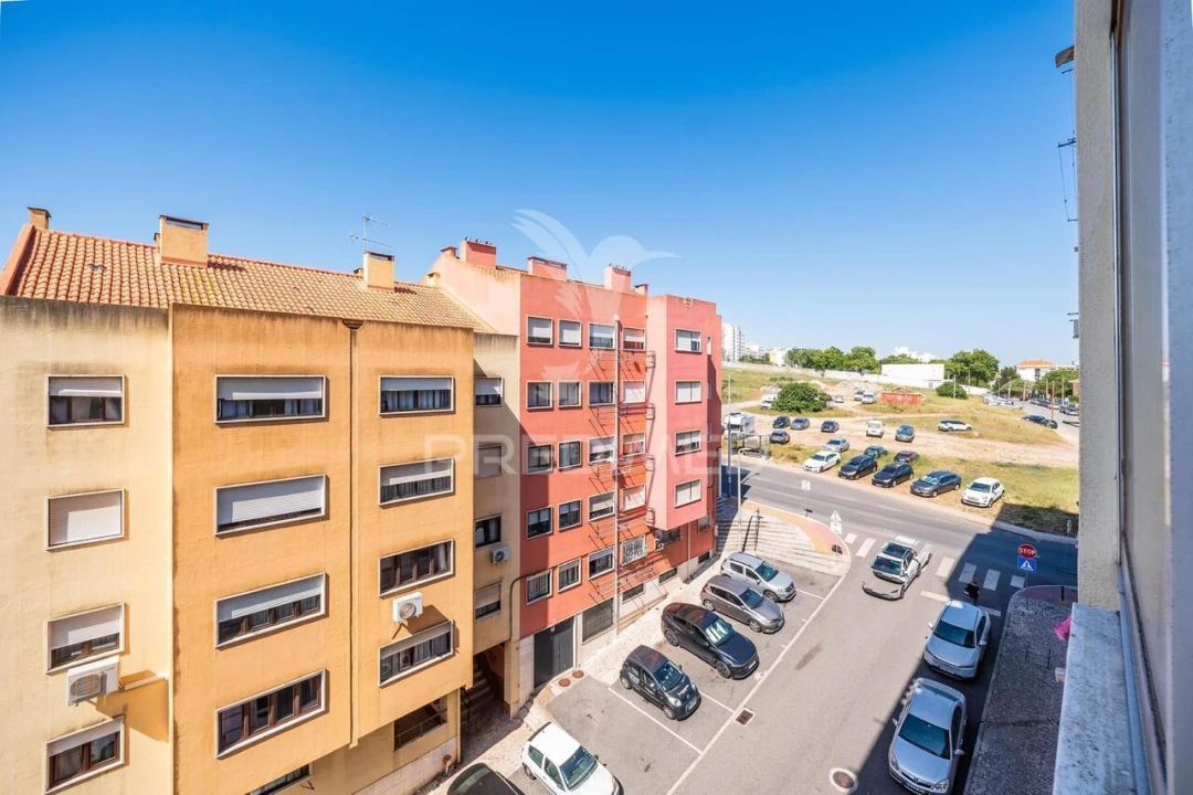 Apartamento T3 para Venda em Massamá e Monte Abraão Foto 30