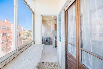Apartamento T3 para Venda em Massamá e Monte Abraão