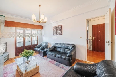 Apartamento T3 para Venda em Massamá e Monte Abraão