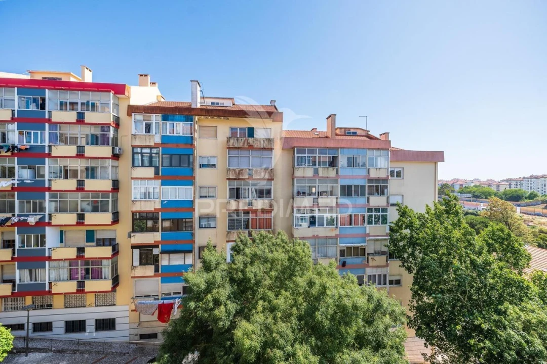 Apartamento T3 para Venda em Massamá e Monte Abraão Foto 33