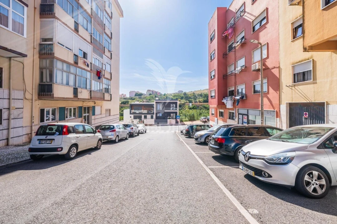 Apartamento T3 para Venda em Massamá e Monte Abraão Foto 32