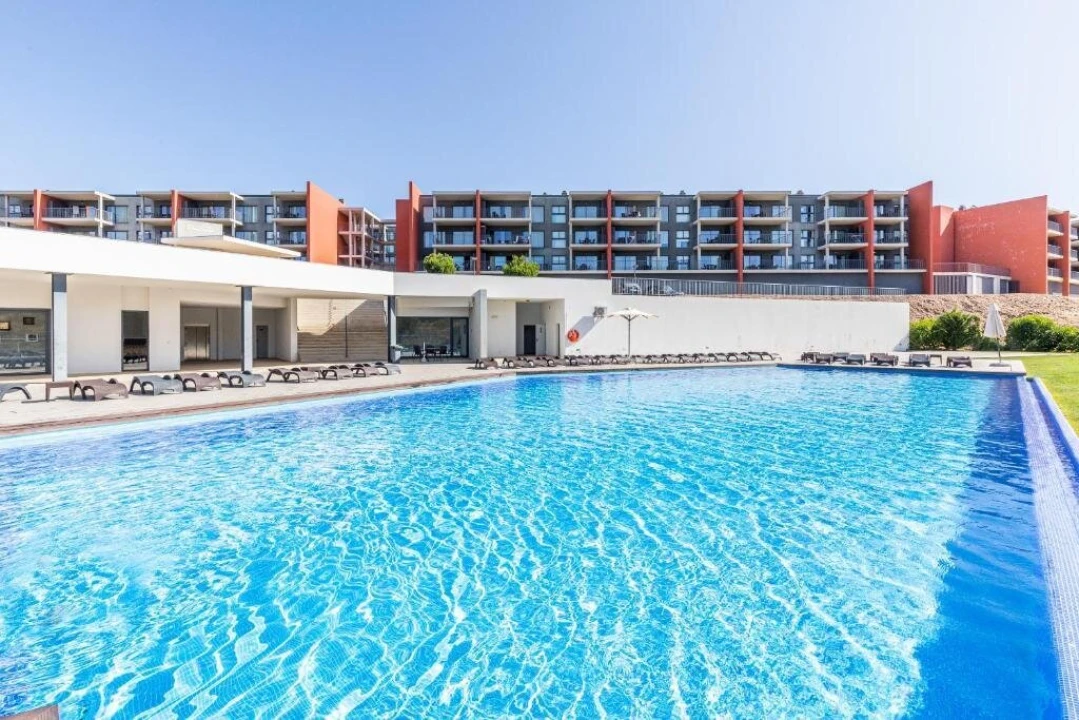 Apartamento T2 para Venda em Mexilhoeira Grande Foto 1