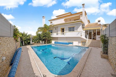 Moradia T8 para Venda em Loule (São Clemente)