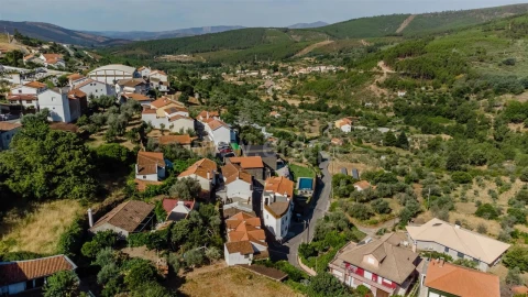 Moradia T3 para Venda em Cortes do Meio
